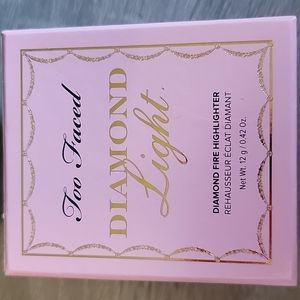 TooFaced Diamond Light Highlighter